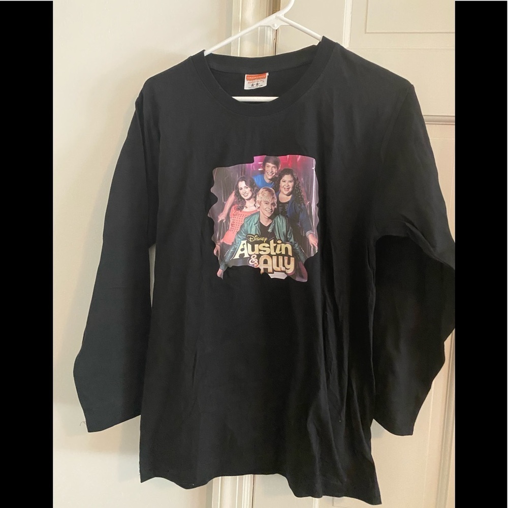 ❤️3/$30 Disney Austin & Ally L Sleeve T-Shirt Black & “All the Write Moves” DVD - Picture 1 of 7